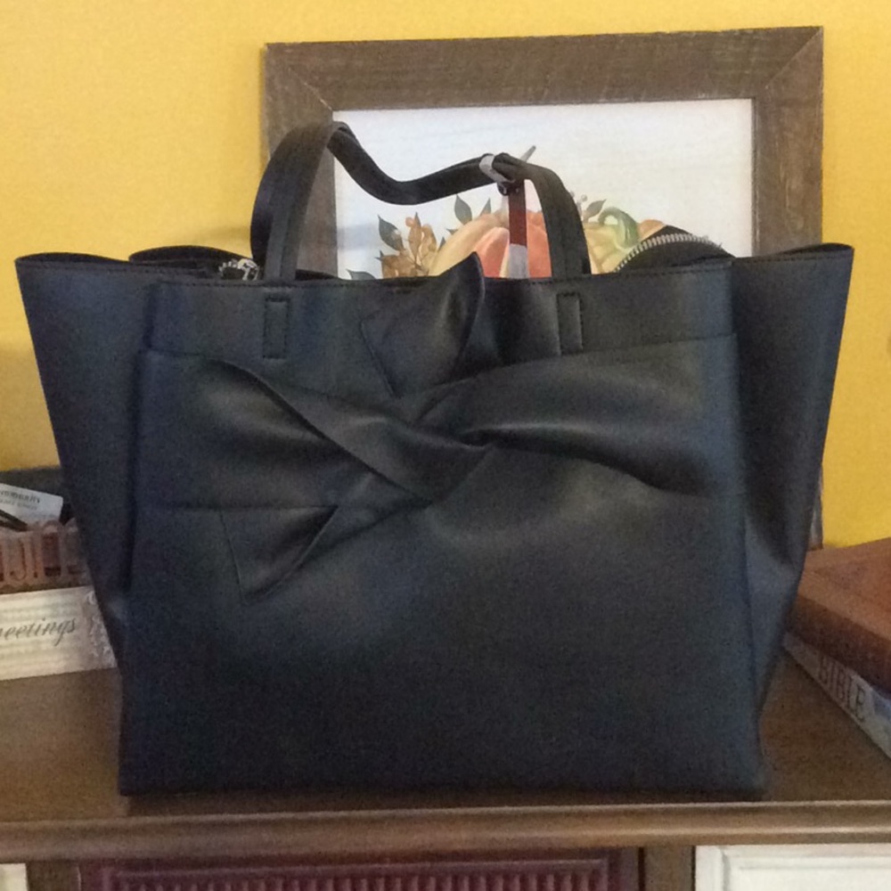 NWT Sam Edelman, Shannon Black Shoulder Bag!